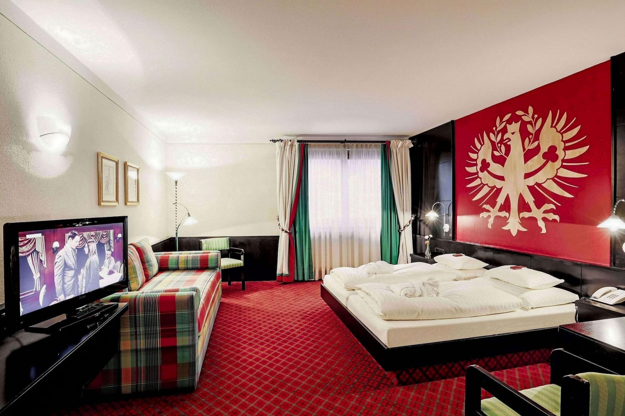 Hotel Schrofenstein Landeck Exterior photo